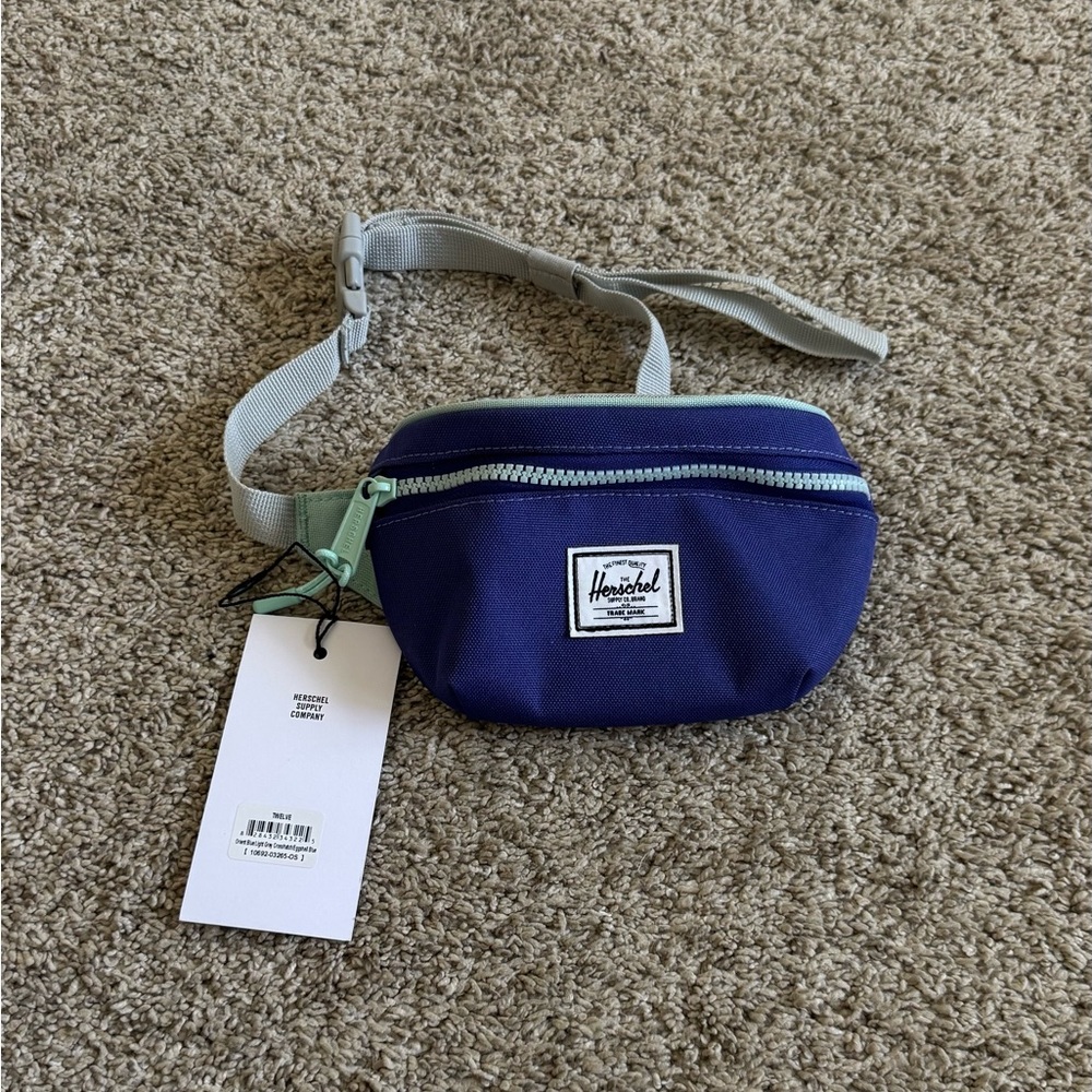 NWT HERSCHEL SUPPLY CO. Twelve Crosshatch Bag